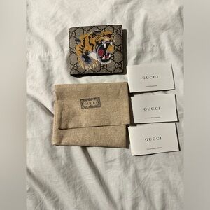 Men’s Gucci tiger wallet 🐅